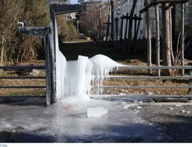 ΕΥΑΘ: Πώς να προστατεύσουμε βρύσες και εξωτερικές σωληνώσεις από την παγωνιά